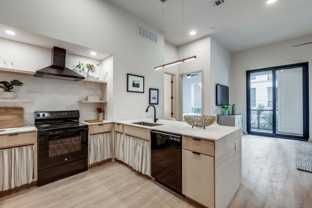 Bishop Canopy - Photo 1 of 1