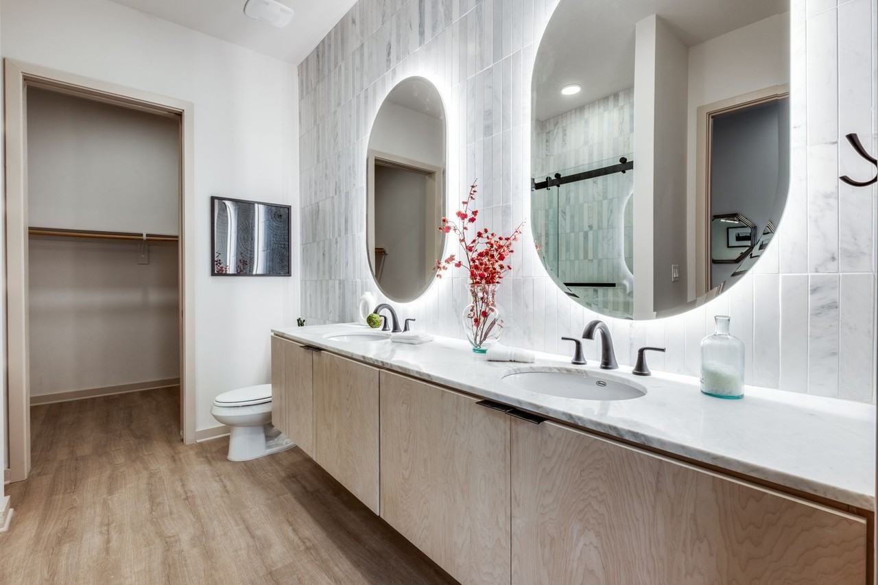 Bishop Canopy - Photo 3 of 5