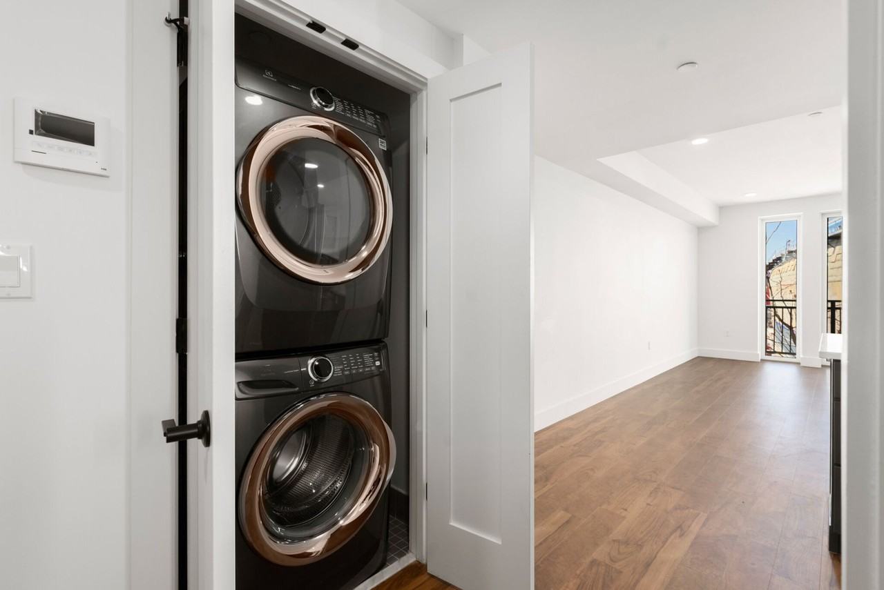 ONE MONTH FREE ON SELECT UNITS | NO BROKER FEE | $1,000 DEPOSIT | NO LAST MONTH'S RENT - Photo 5 of 21