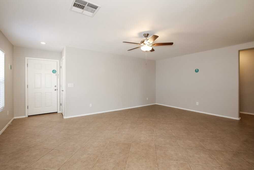 10120 N 116th Ln - Photo 3 of 16