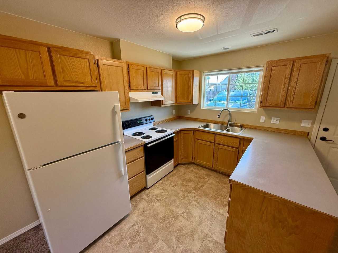 1308 Burrell Ave #1 - Photo 7 of 25