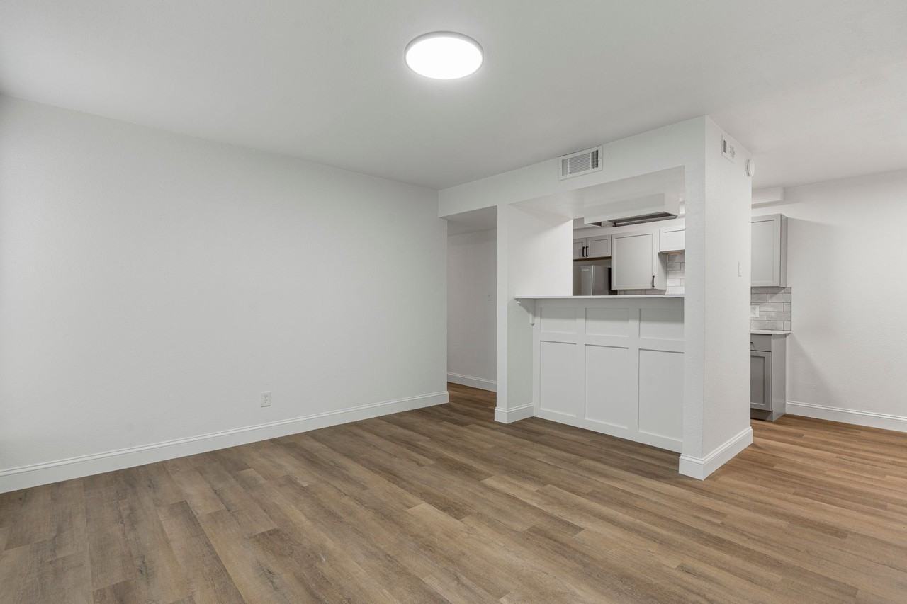 Village On The Green - Photo 7 of 18