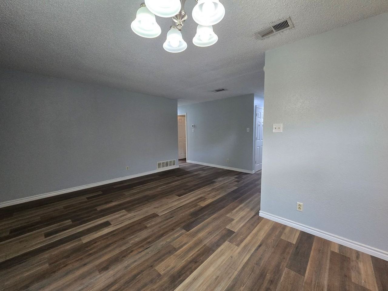 1017 Westover Dr - Photo 7 of 23