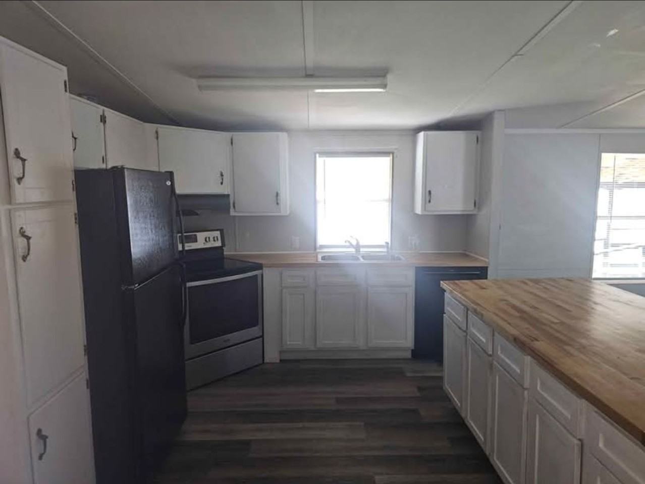 4622 Bunting Avenue - Photo 3 of 12