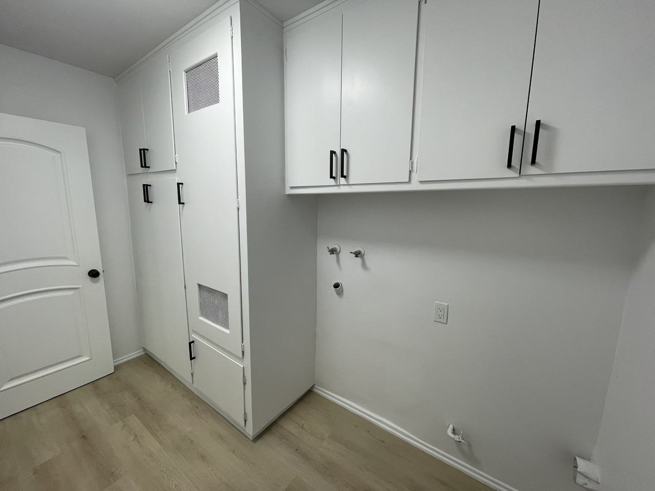 437 W 11th St #2 - Photo 6 of 10