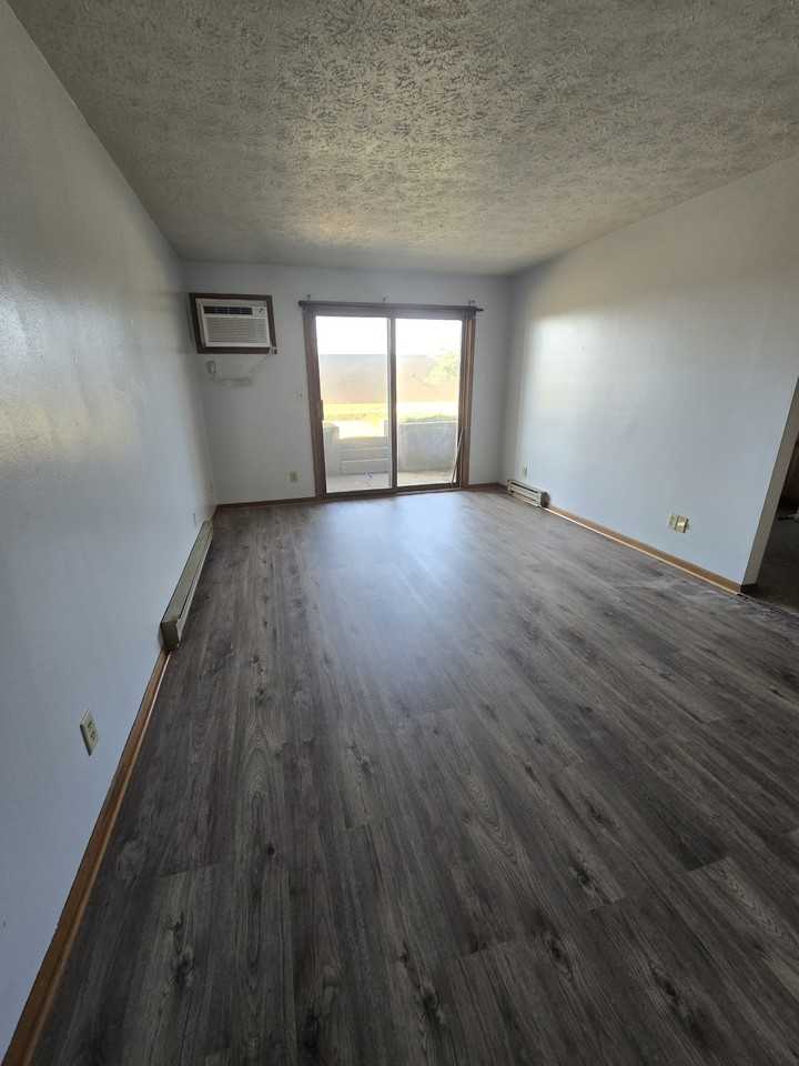 900 W Meadows Dr #1 - Photo 3 of 18