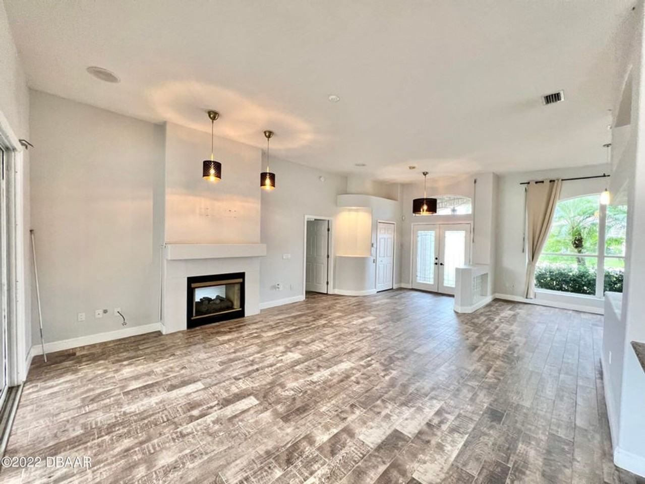 75 Creek Bluff Way - Photo 3 of 15