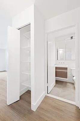 W 24th St #2N - Photo 5 of 10