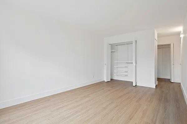 W 24th St #2N - Photo 6 of 10