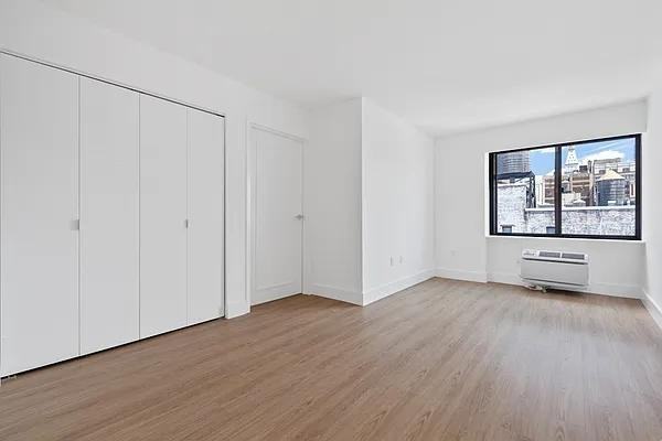 W 24th St #15A - Photo 2 of 10