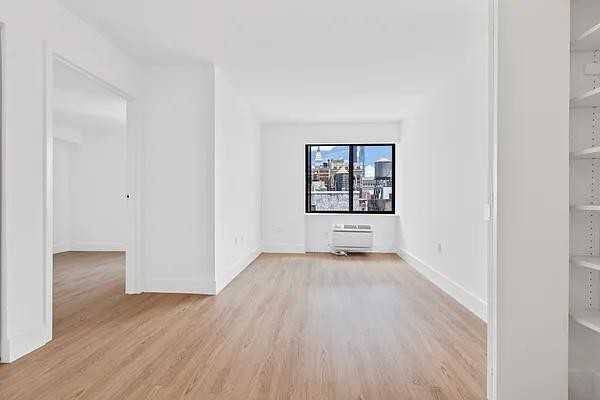 W 24th St #15A - Photo 3 of 10