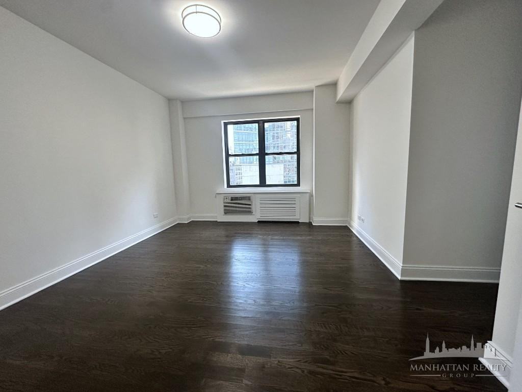 E 45th St #9G - Photo 4 of 8