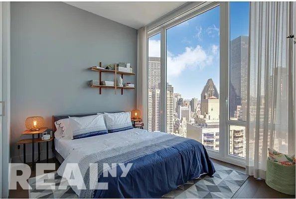 E 44th St #20G - Photo 3 of 5