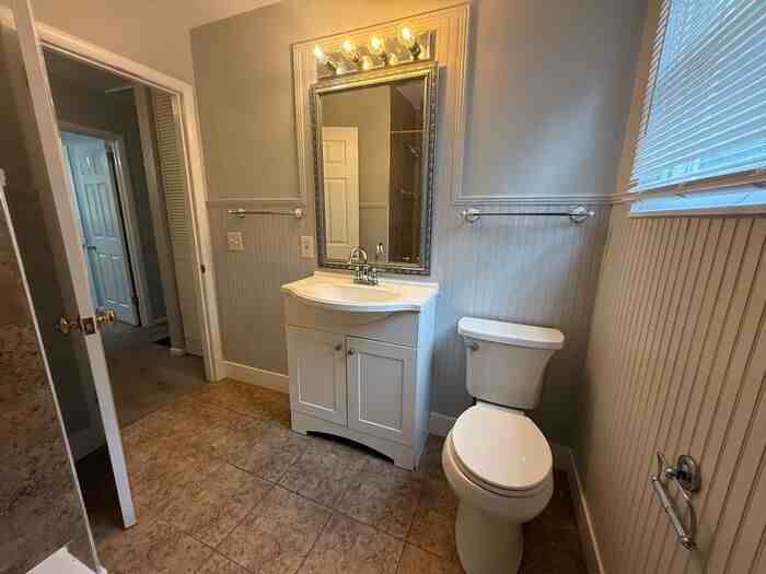 232 Manatee Ct - Photo 2 of 28