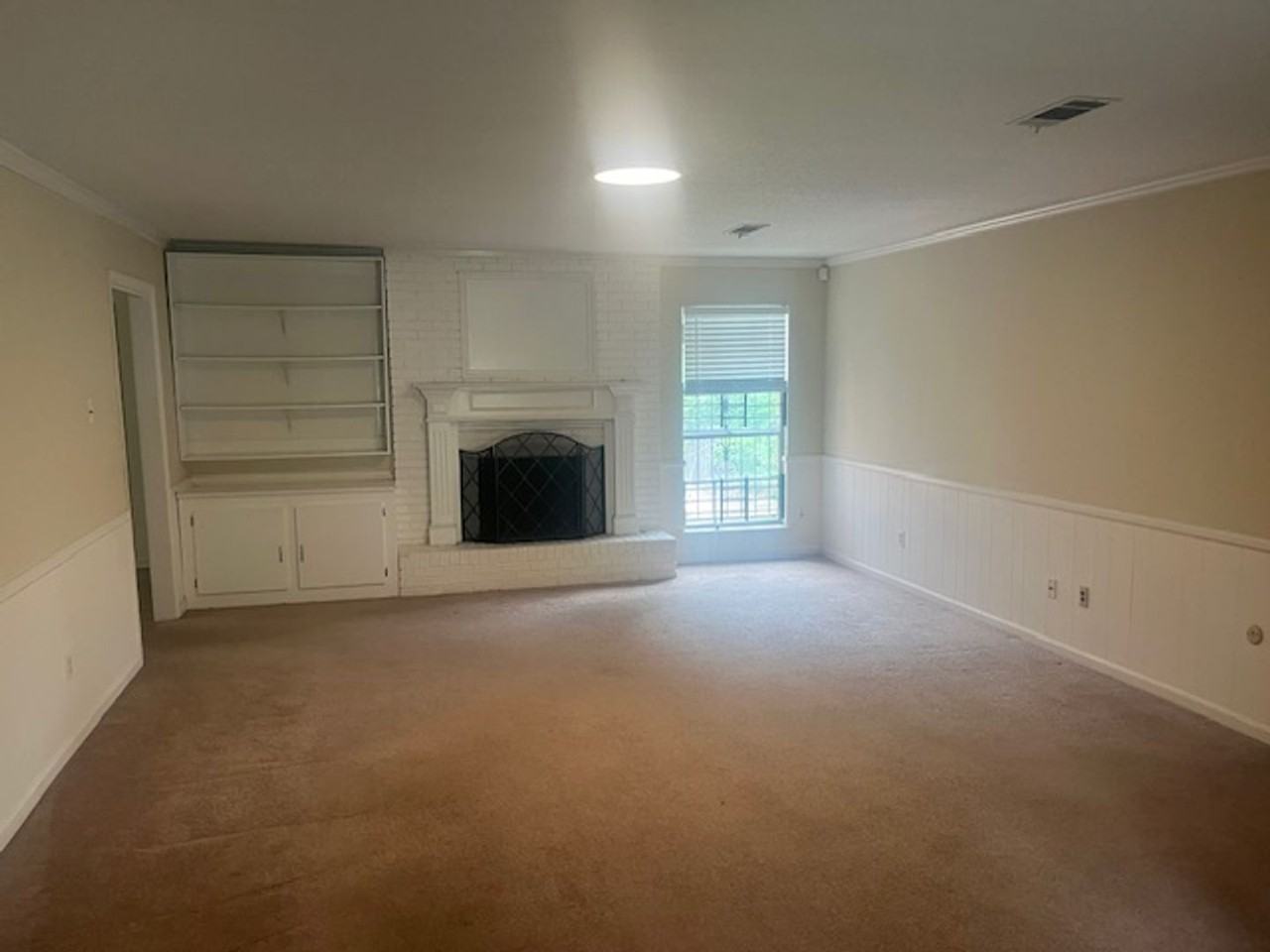 11618 Huron Ln - Photo 3 of 20