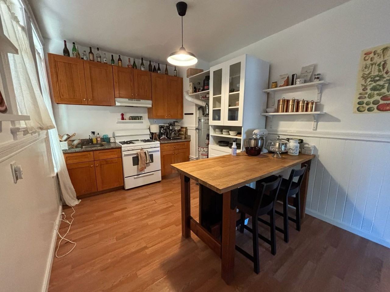 711 Clayton St - Photo 5 of 24