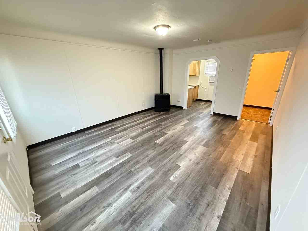 Pioneer Motel - Photo 7 of 9