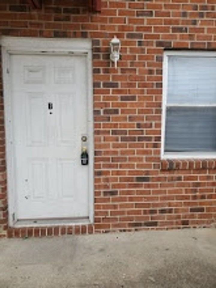 3322 3322 Illinois Ave - 3322 Illinois Ave B - Photo 2 of 13