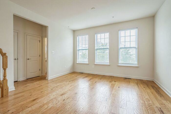 9904 Wood Edge Way - Photo 2 of 15