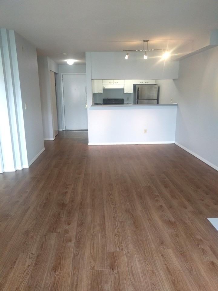 1835 Queen Anne Ave N #103 - Photo 4 of 13