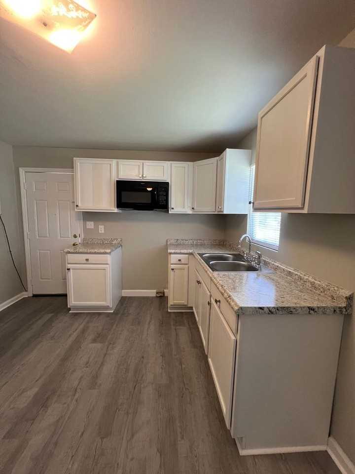 1415 Bryant St - Photo 2 of 9