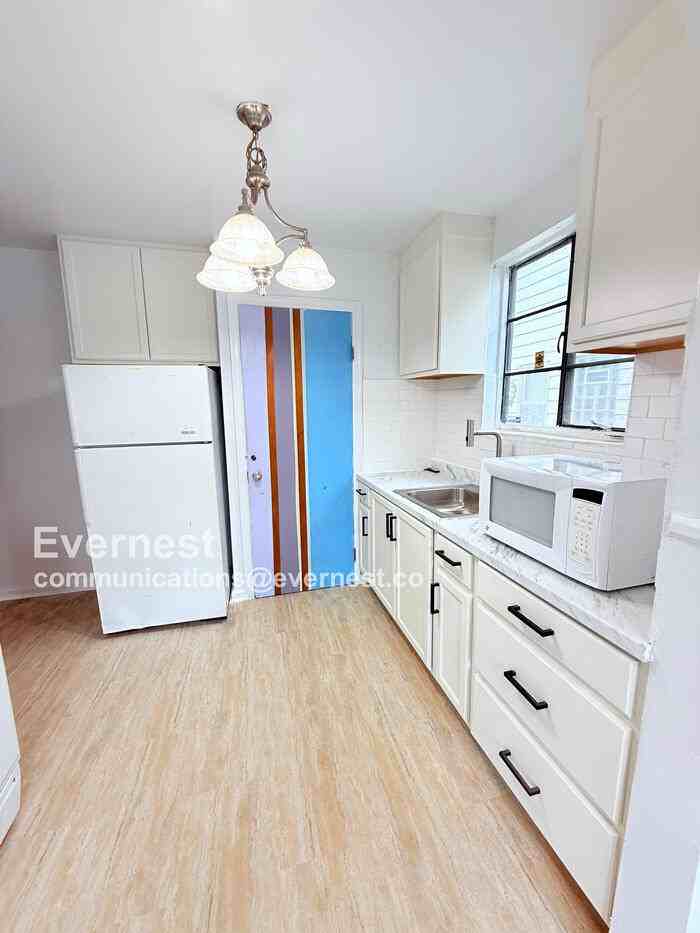 18184 Riopelle St - Photo 2 of 25