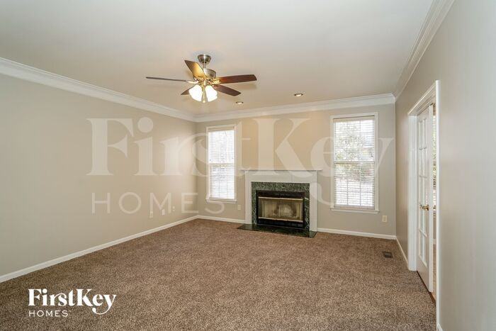 29 Holly Springs Ln - Photo 2 of 15