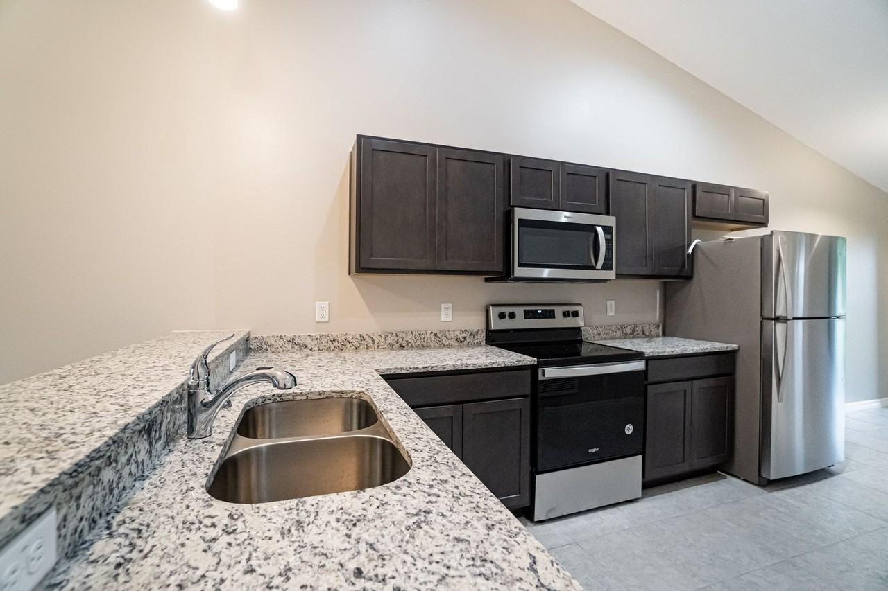 231 Reese Ct - Photo 6 of 22