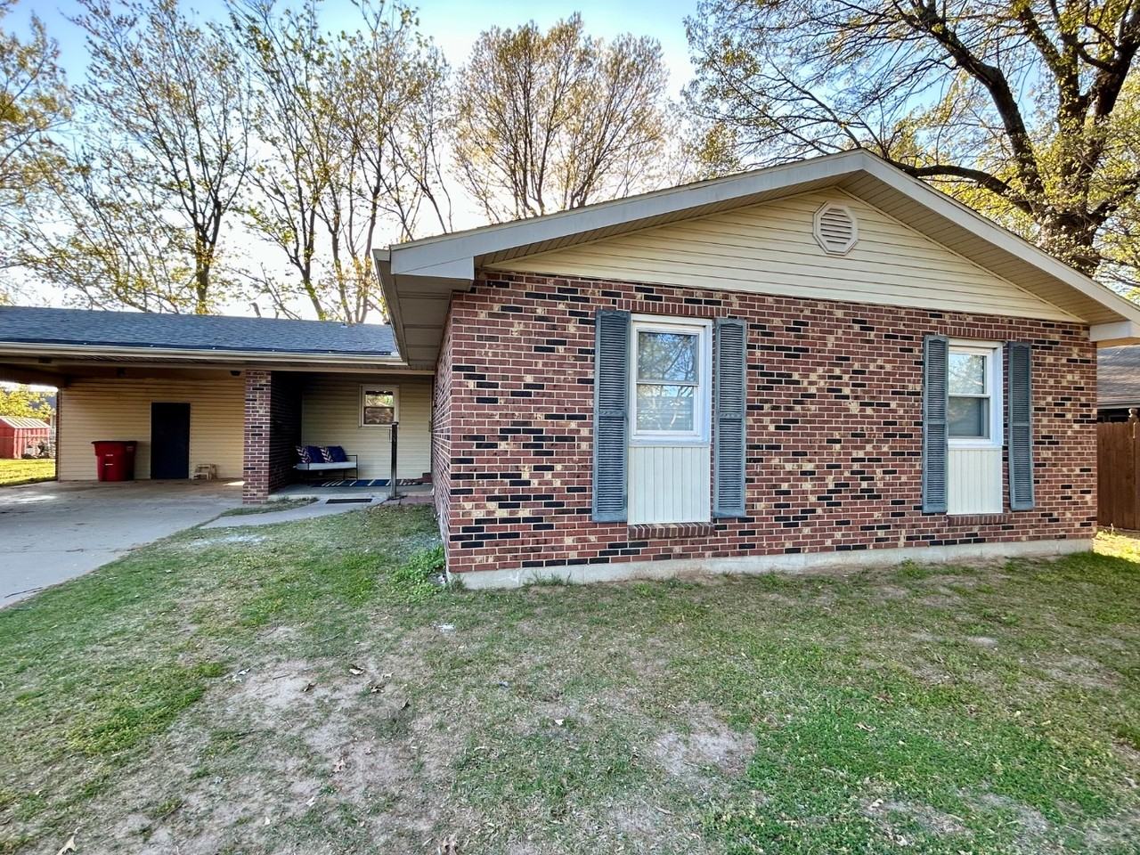 833 Stanford Dr - Photo 6 of 15