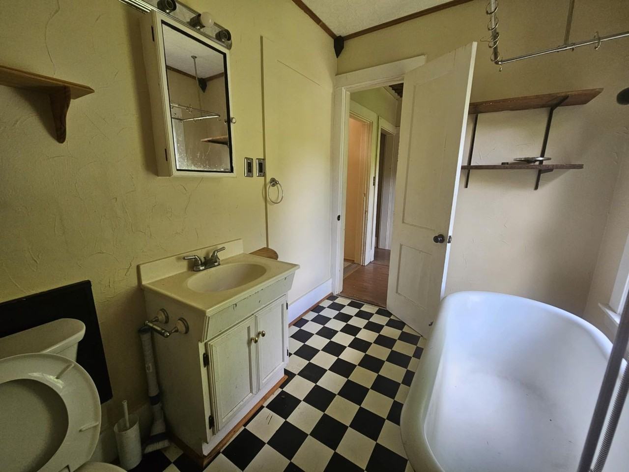 624 W Highland Ave - Photo 3 of 9