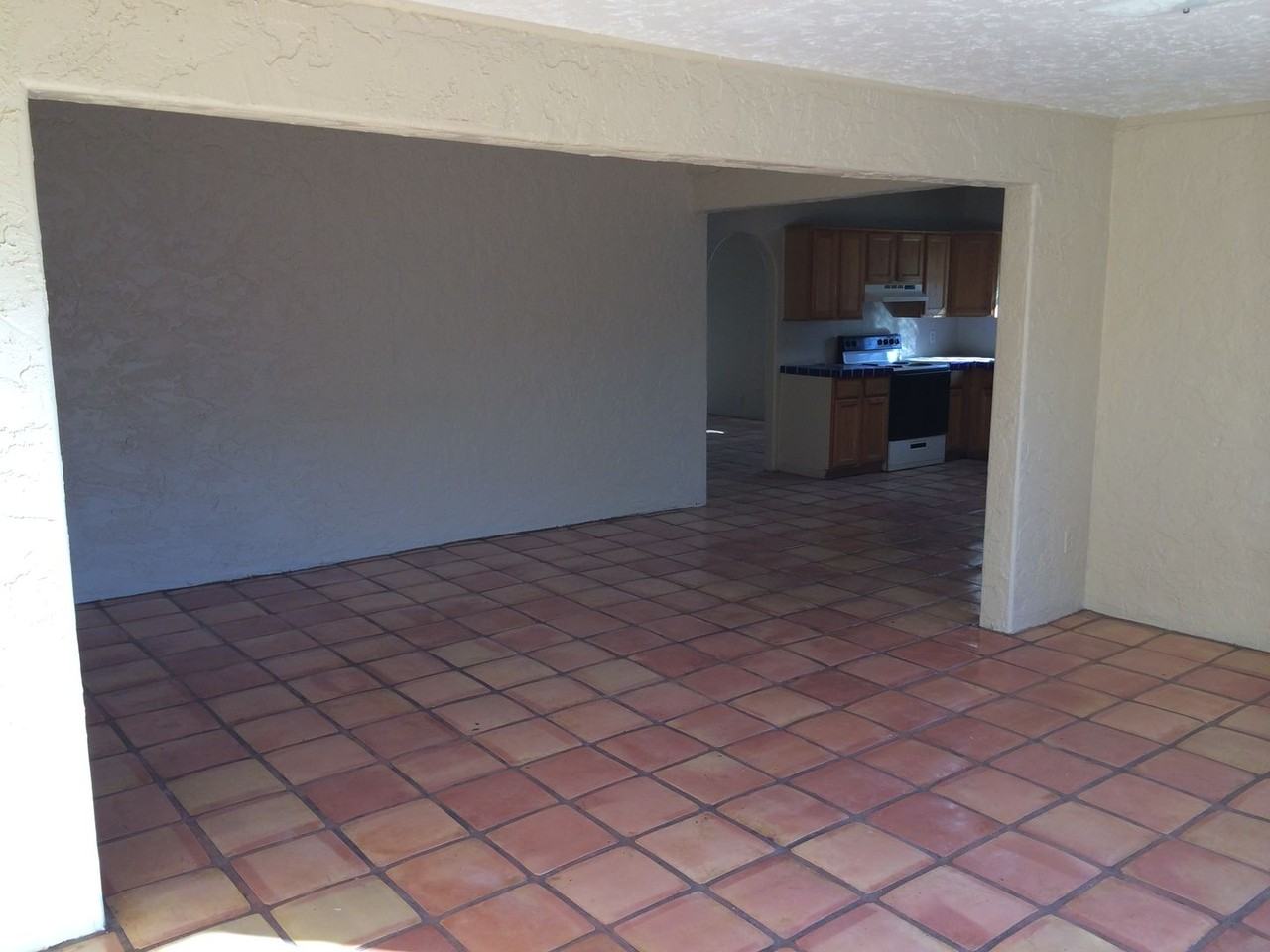 1539 E Hudson Dr - Photo 5 of 16