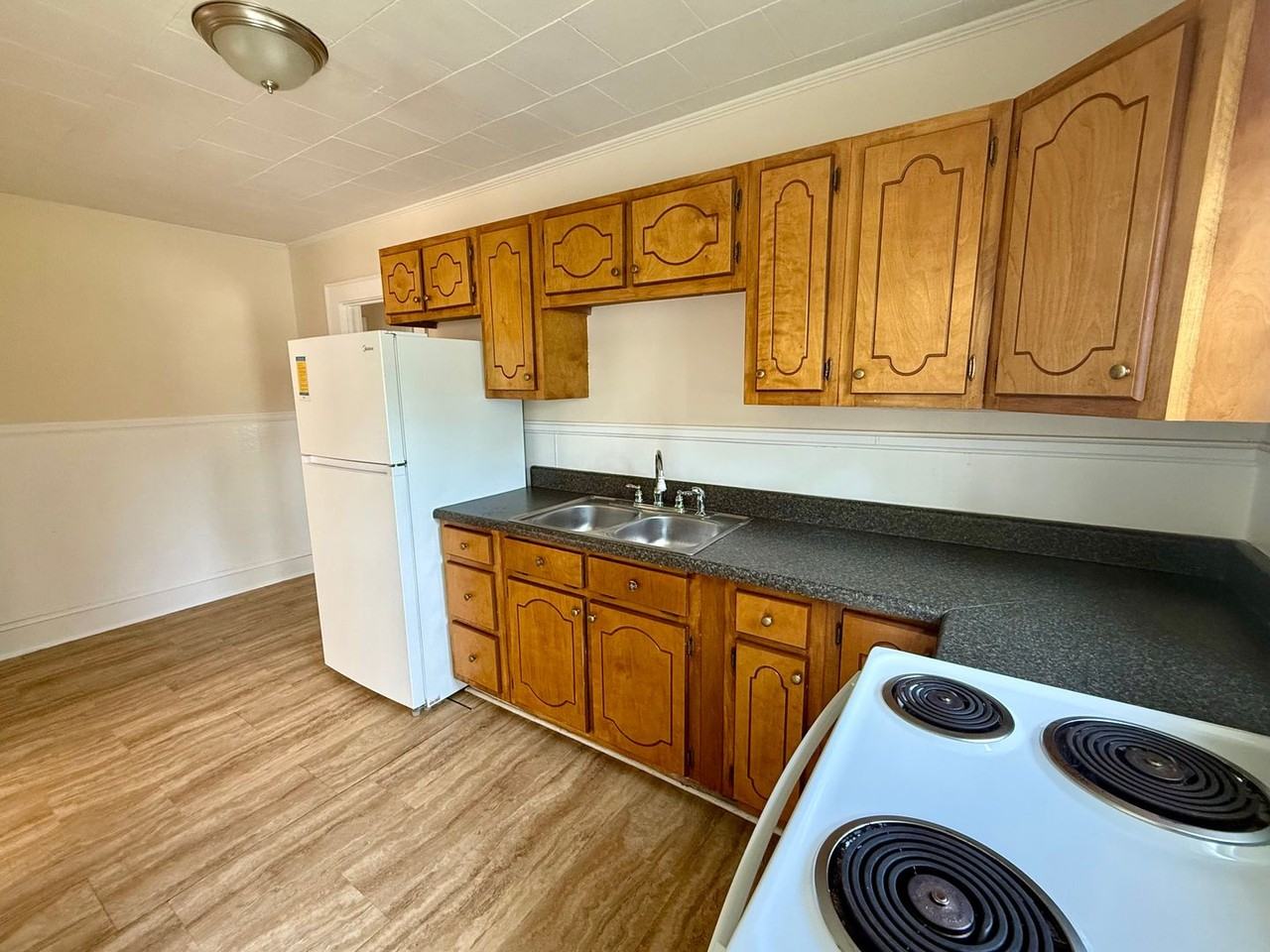 311 Providence Rd - Photo 5 of 11