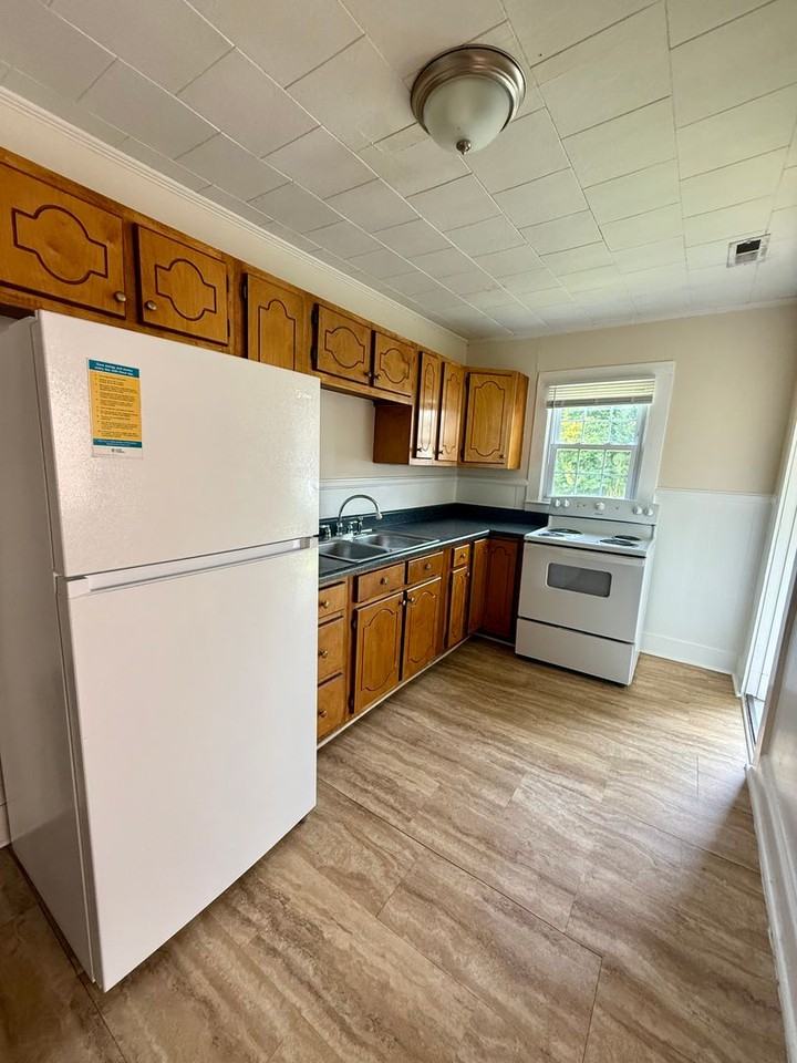 311 Providence Rd - Photo 4 of 11