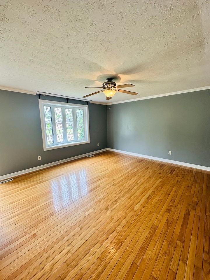 1416 Hagen Rd - Photo 7 of 50