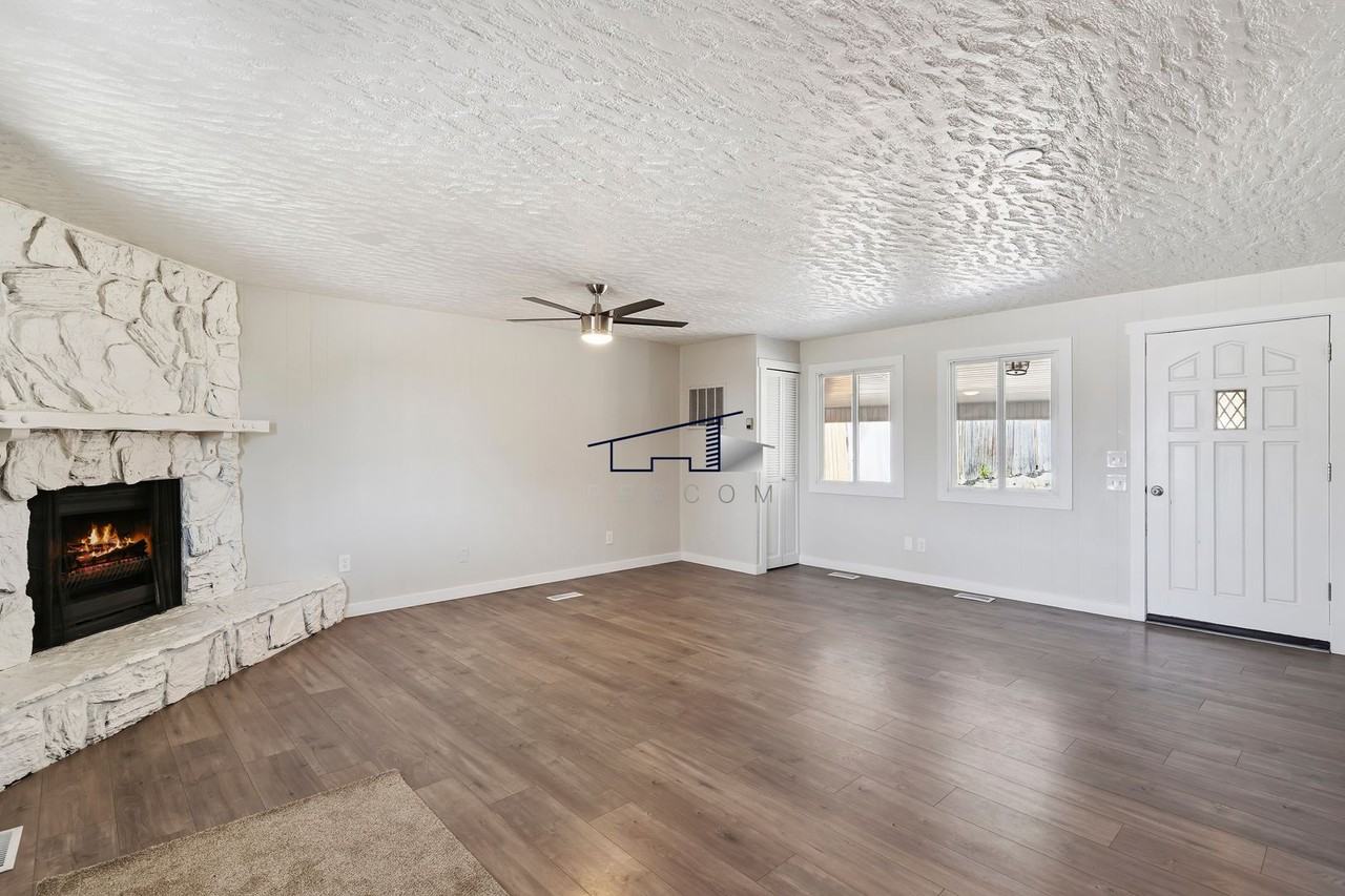 3134 N 450 E - Photo 3 of 35