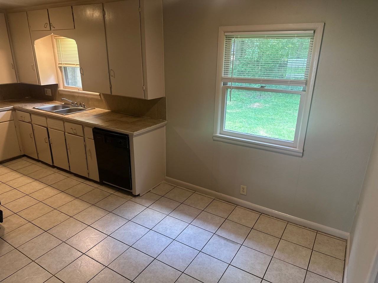 1007 Mayes Ave - Photo 6 of 25