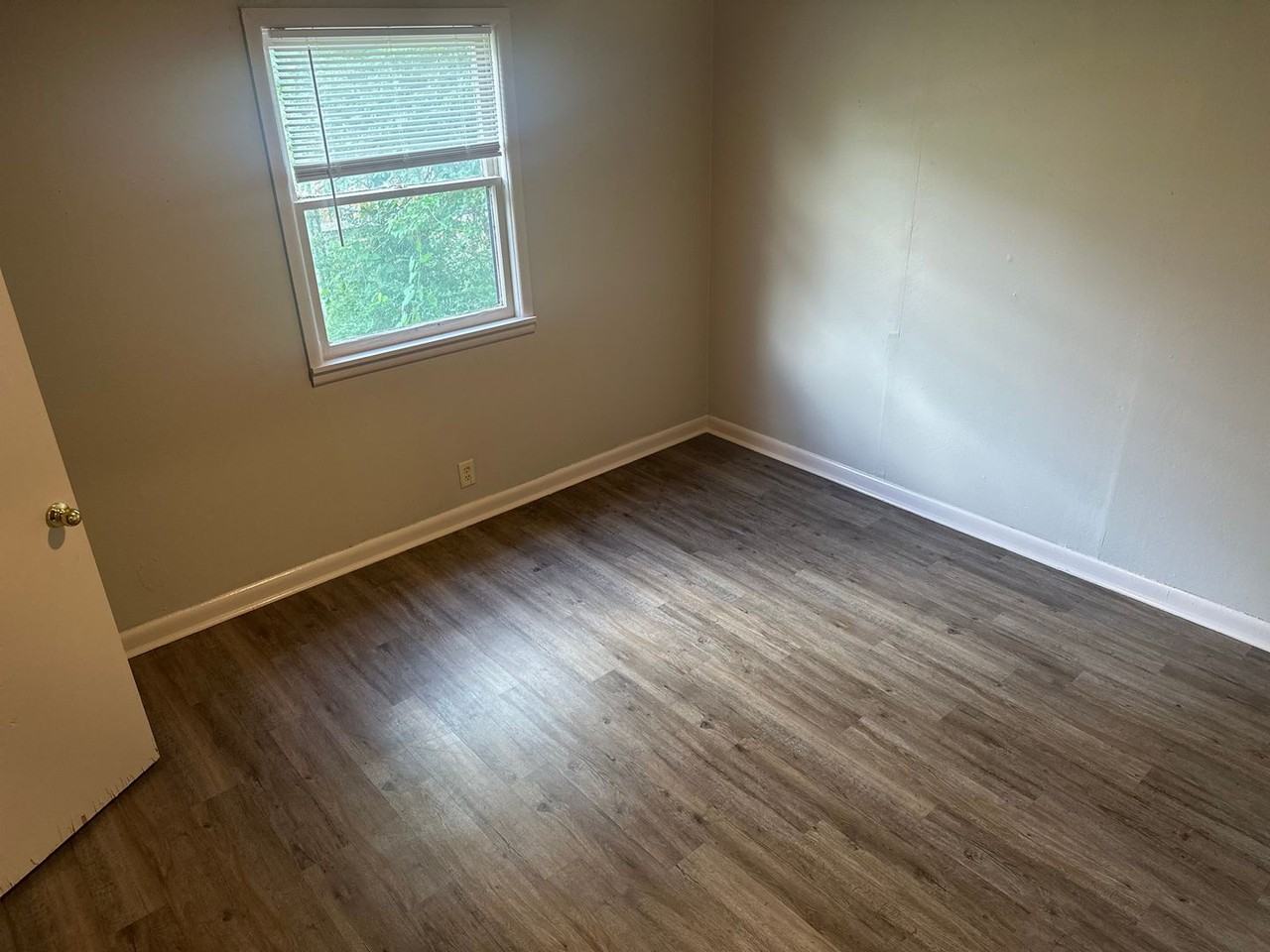 1007 Mayes Ave - Photo 7 of 25