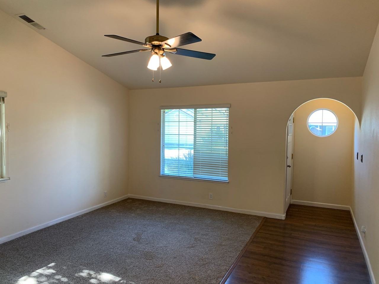 2088 Marilyn Dr - Photo 4 of 30