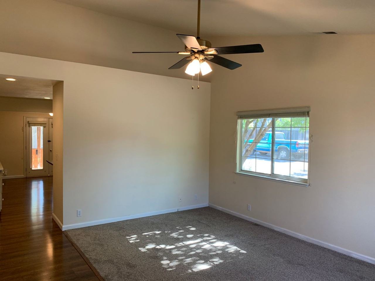 2088 Marilyn Dr - Photo 5 of 30