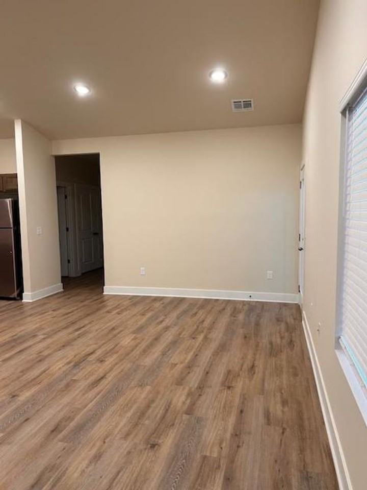 503 E Harper St - Photo 6 of 13
