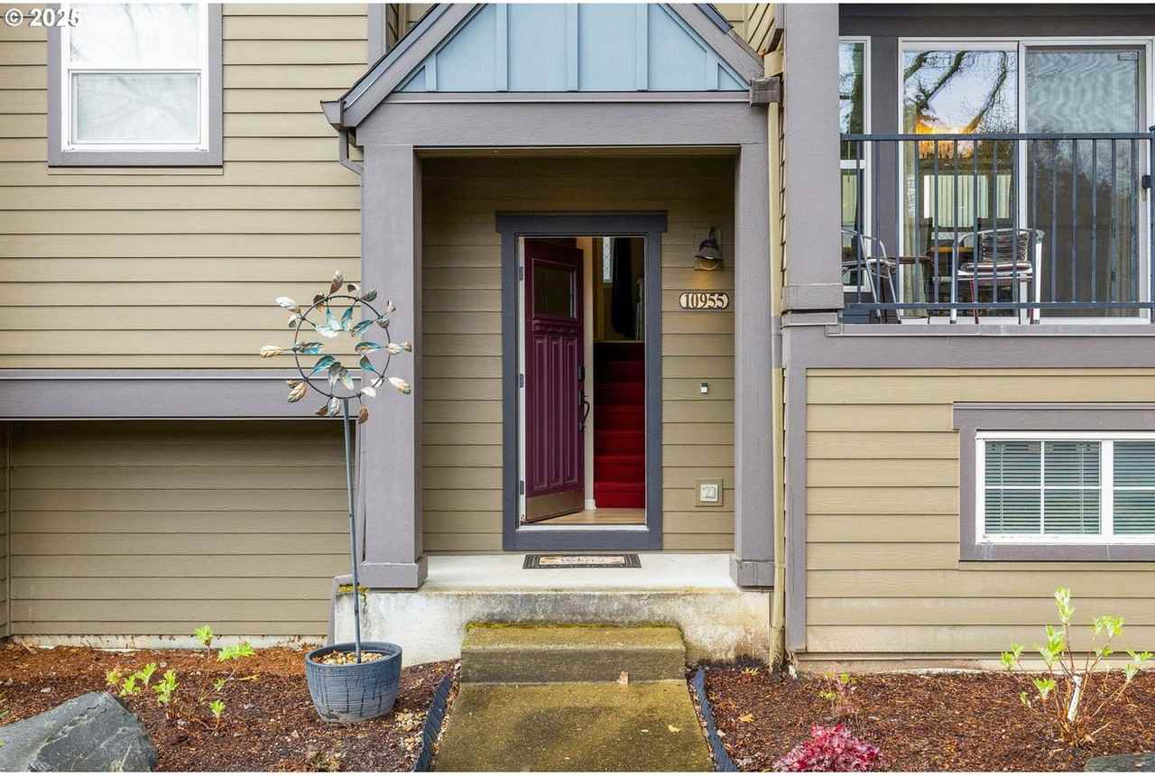 10955 Sw 130th Ave - Photo 2 of 32