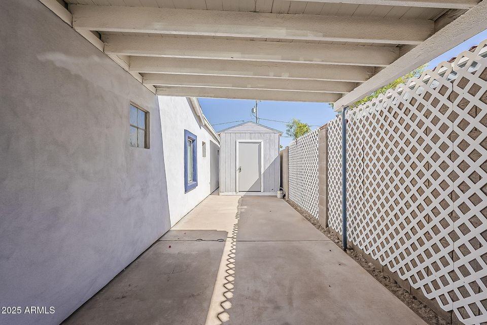 1422 E Windsor Ave - Photo 4 of 38