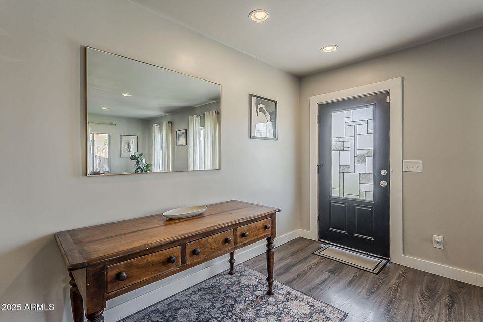 1422 E Windsor Ave - Photo 7 of 38