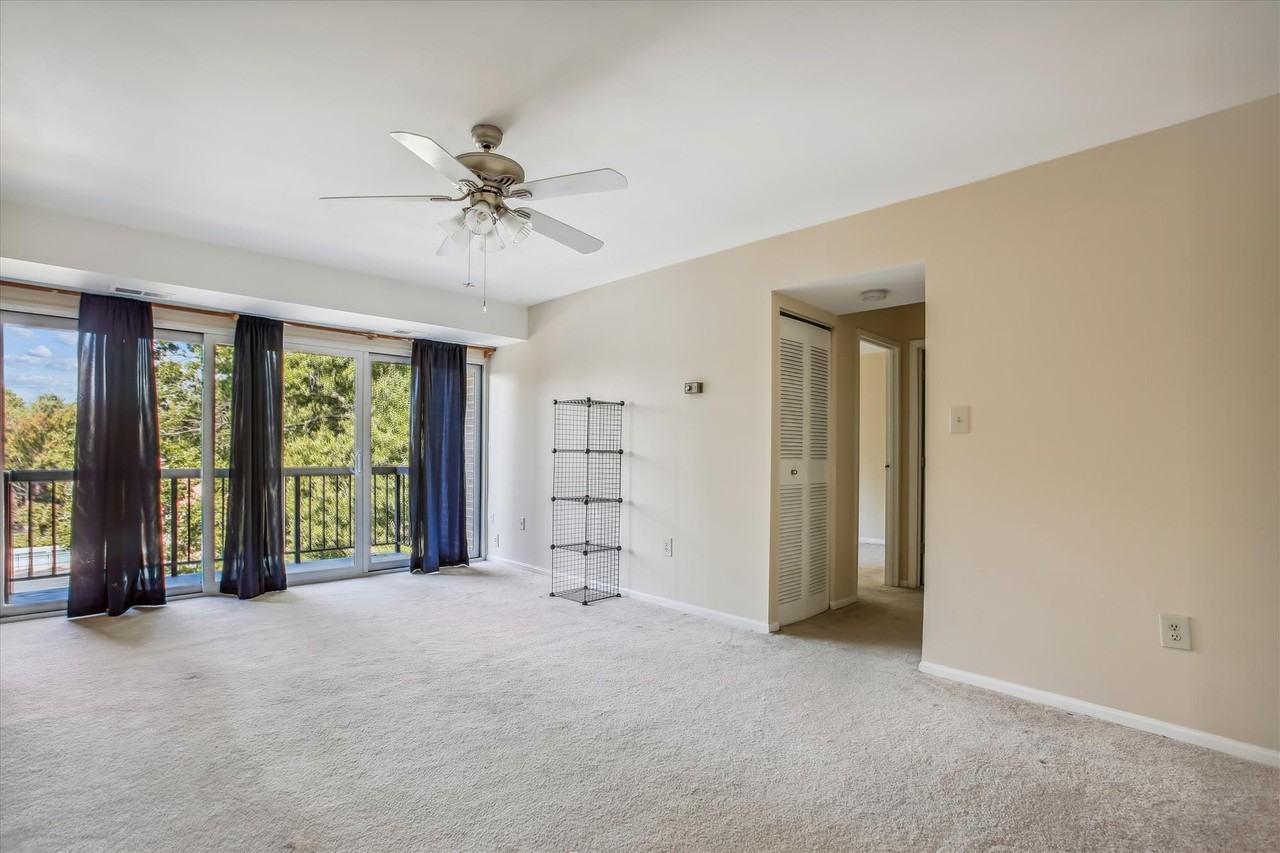 9712 Kingsbridge Dr #303 - Photo 5 of 19