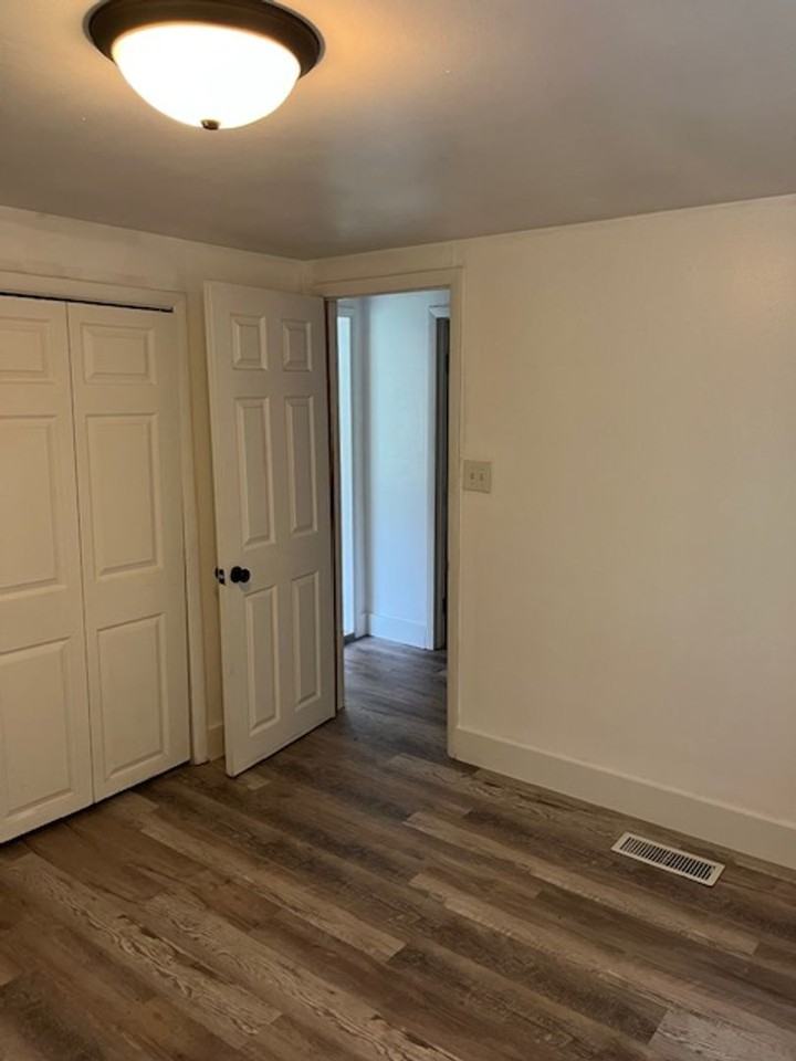 2428 S Madison St - Photo 5 of 23