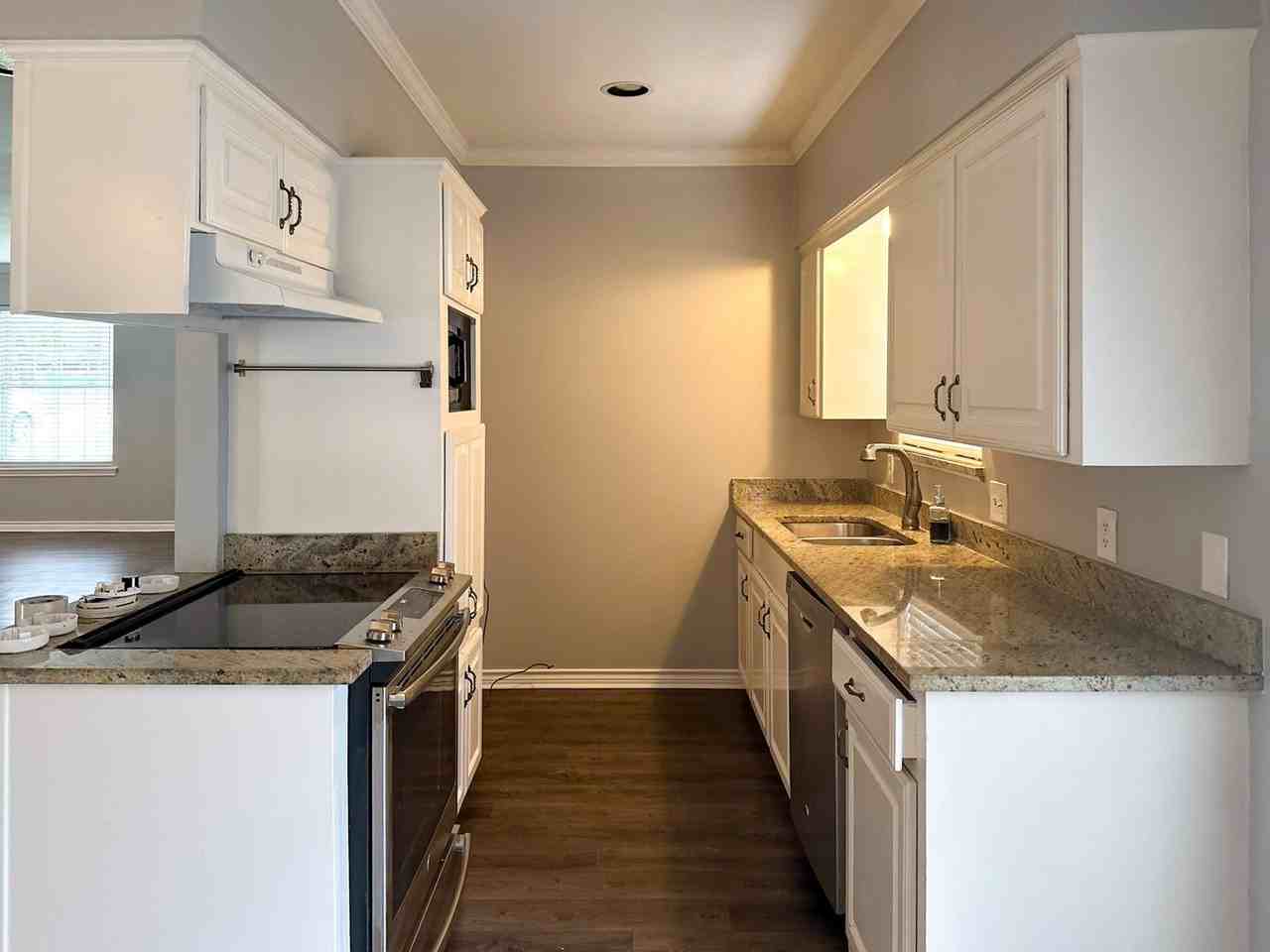 53191 W 11th St - Photo 3 of 9