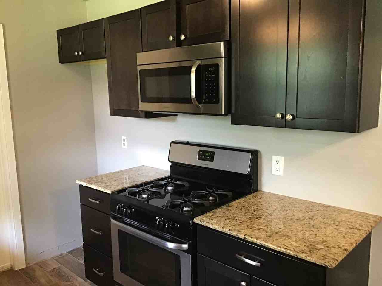 860 Nw 14th St - Photo 5 of 14