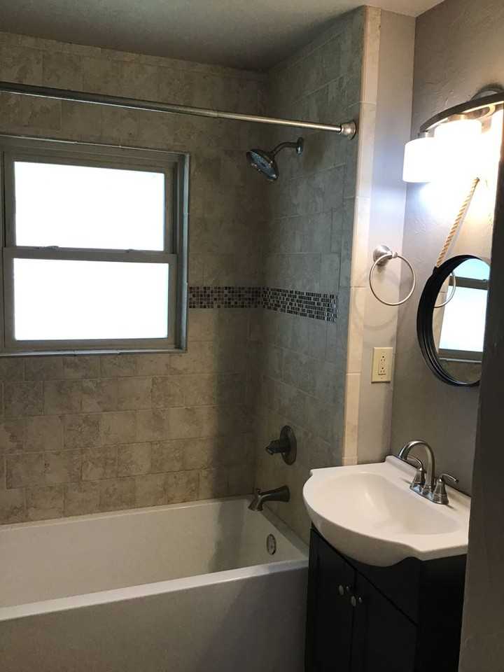 860 Nw 14th St - Photo 7 of 14