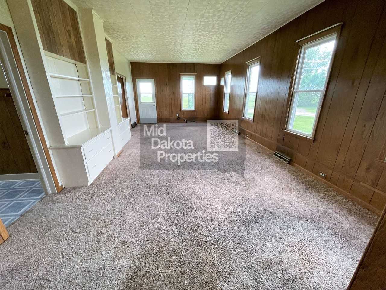 1821 S Wisconsin St - Photo 2 of 12