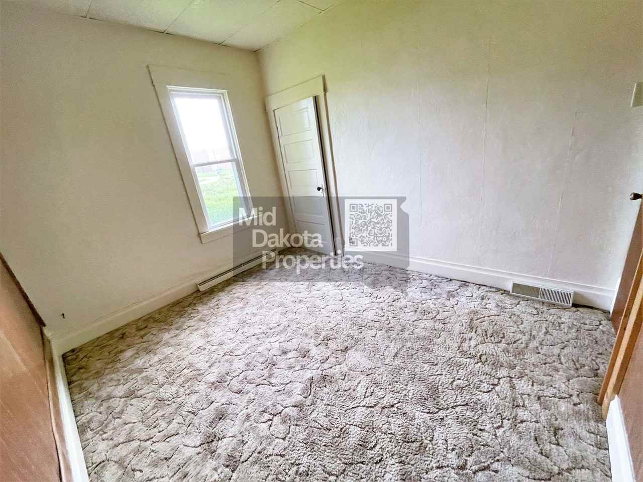 1821 S Wisconsin St - Photo 3 of 12